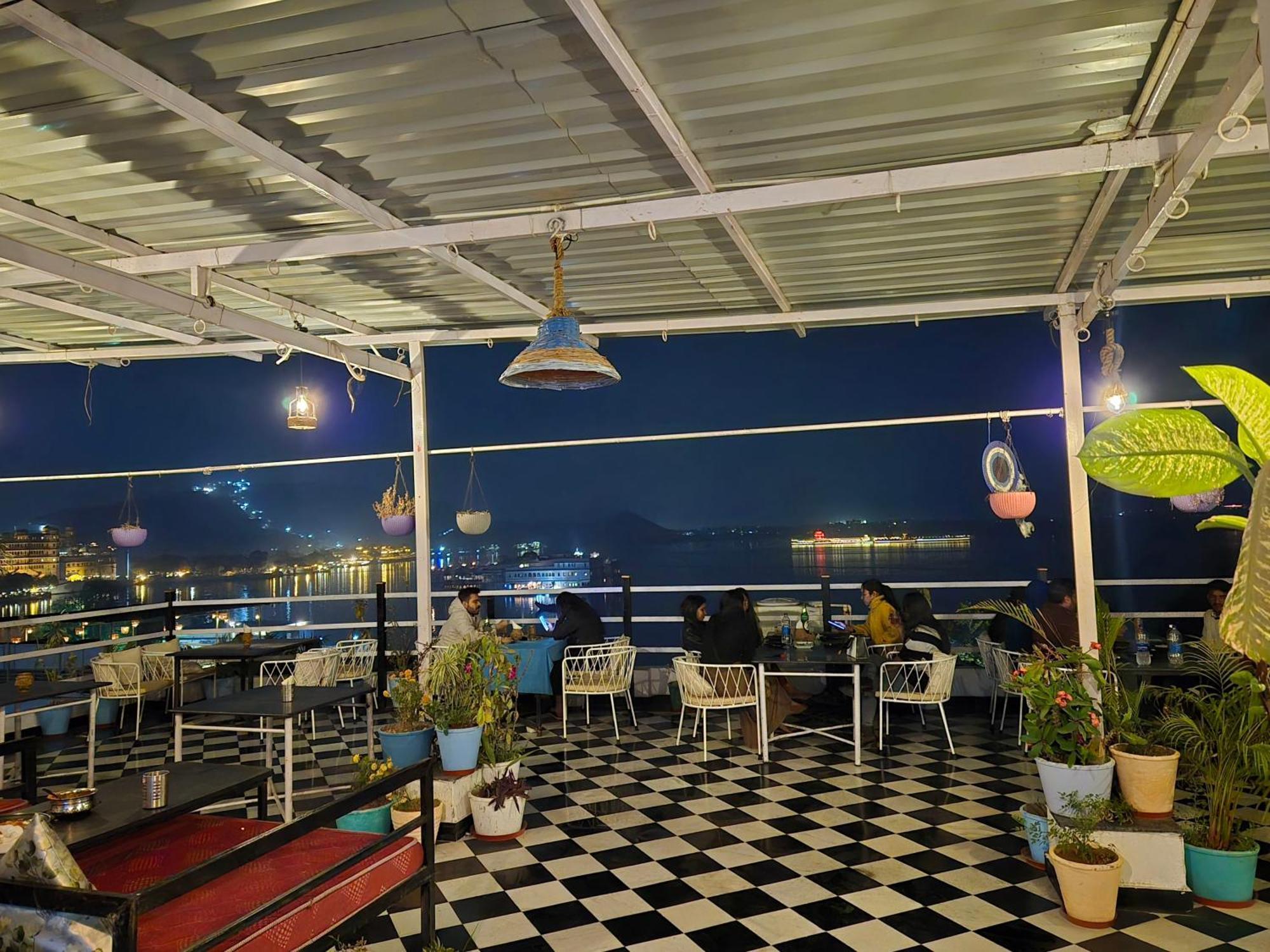 Hotel Lake Star Udaipur Exterior photo